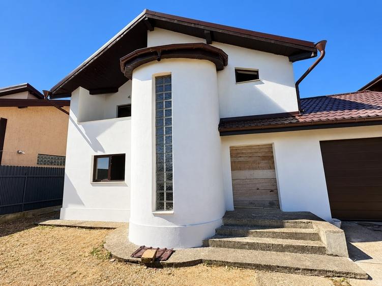 Casă cu 5 camere cu Teren 500 Mp în Balotești