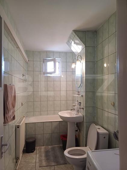 Apartament cu 3 camere decomandat, mobilat în Sud