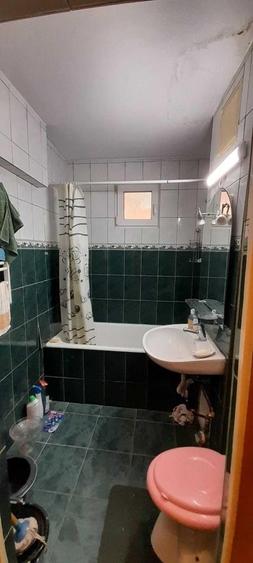 Apartament cu 4 camere semidecomandat în Iancului