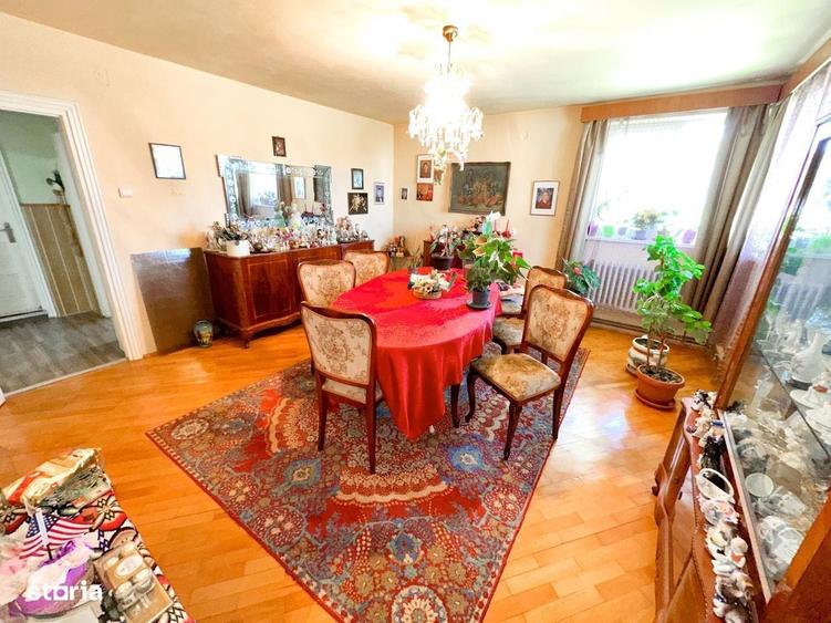 Casă cu 4 camere cu Teren 998 Mp în Central