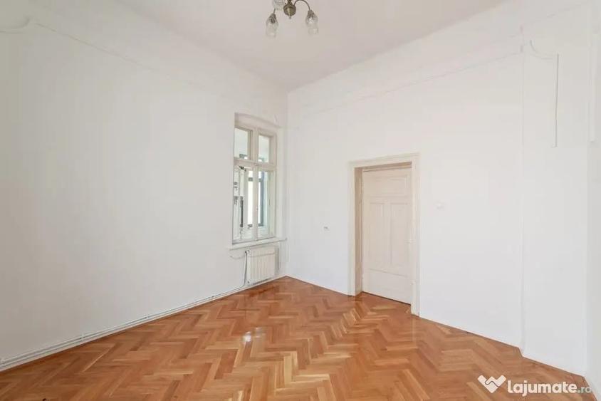 Casă cu 4 camere cu Teren 224 Mp în Central