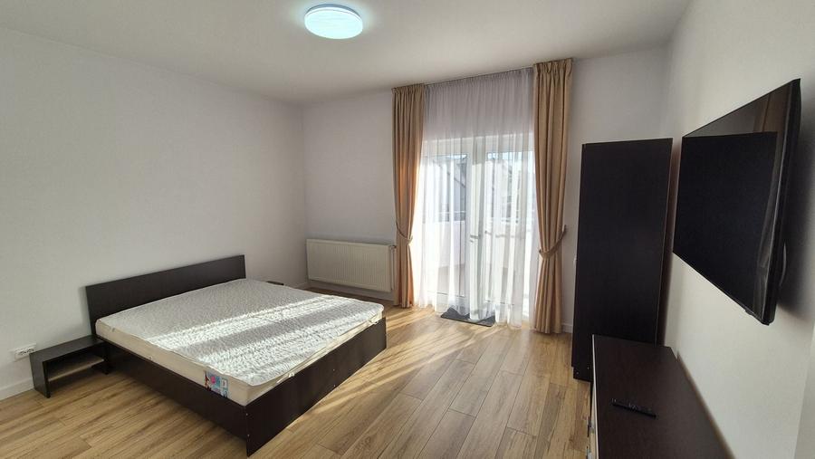 Casă individuală cu 5 camere cu Canalizare în Est