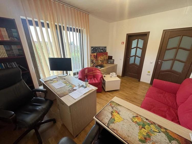 Casă cu 6 camere cu Teren 450 Mp în Central