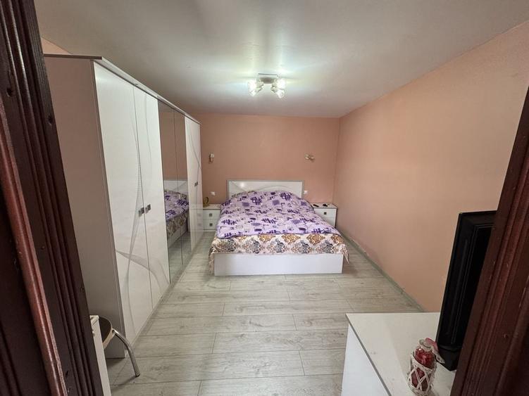 Casă cu 4 camere în Central