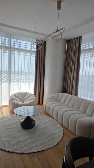 Apartament cu 3 camere semidecomandat în Floreasca