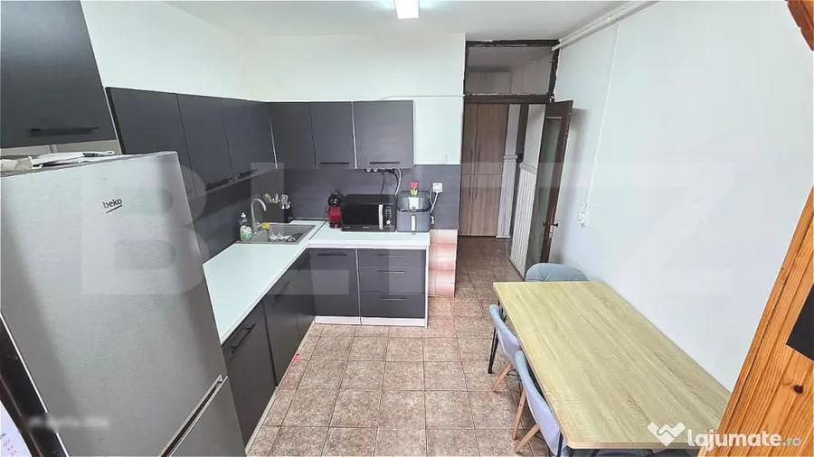 Apartament de vanzare, decomandat, 45 mp utili, 2 balcoane, - 2