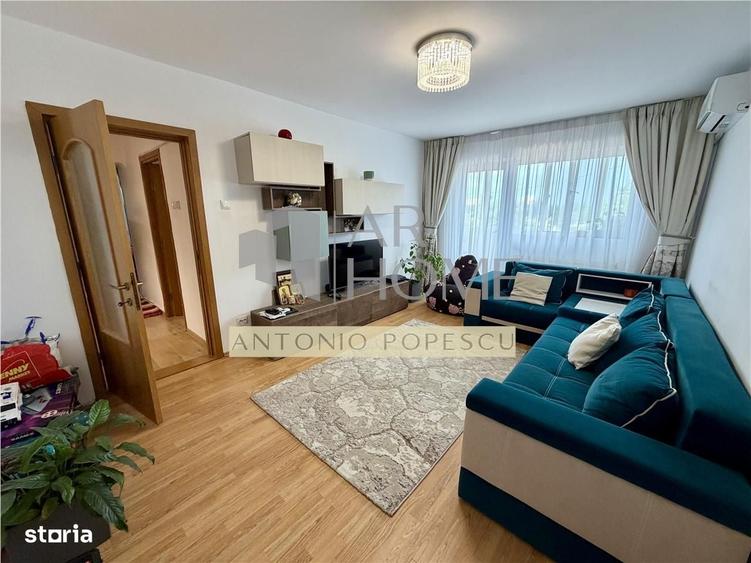 Apartament cu 4 camere decomandat în Republicii