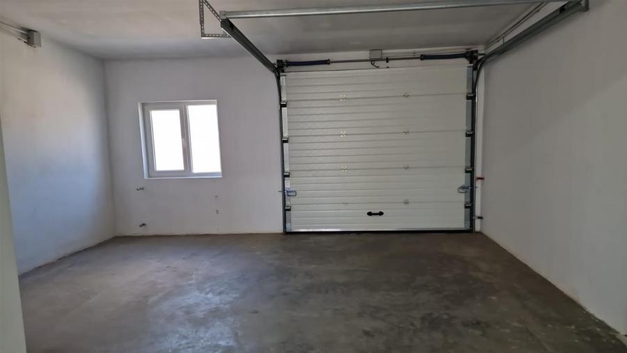 Spațiu industrial, de 260 mp, în 9 Mai