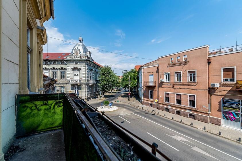 Apartament cu 3 camere semidecomandat în Ultracentral