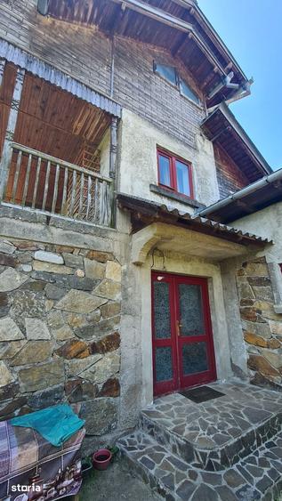 Casă cu 3 camere cu Teren 2469 Mp în Nucșoara