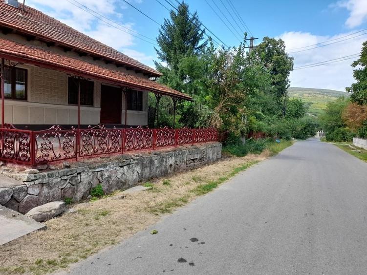 Casă cu 4 camere în Merei