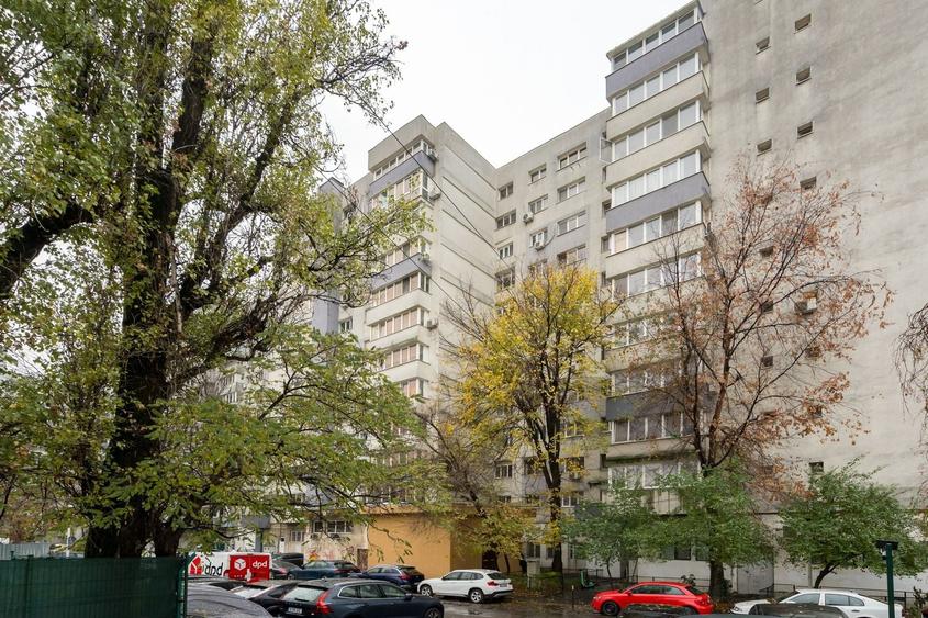 Apartament cu 2 camere decomandat, mobilat în P-ța Victoriei