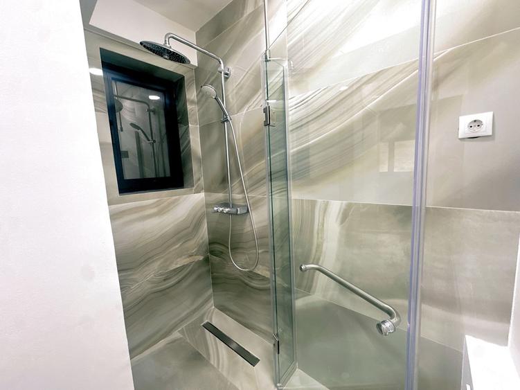 Apartament cu 3 camere decomandat în Polonă