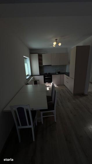Apartament cu 3 camere în Cetate
