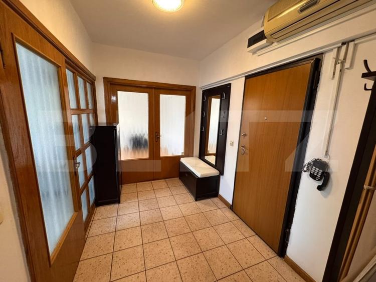 Apartament cu 3 camere decomandat, mobilat în Ultracentral