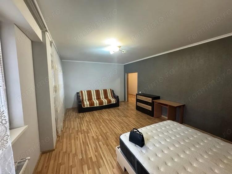 Garsonieră decomandată în Take Ionescu