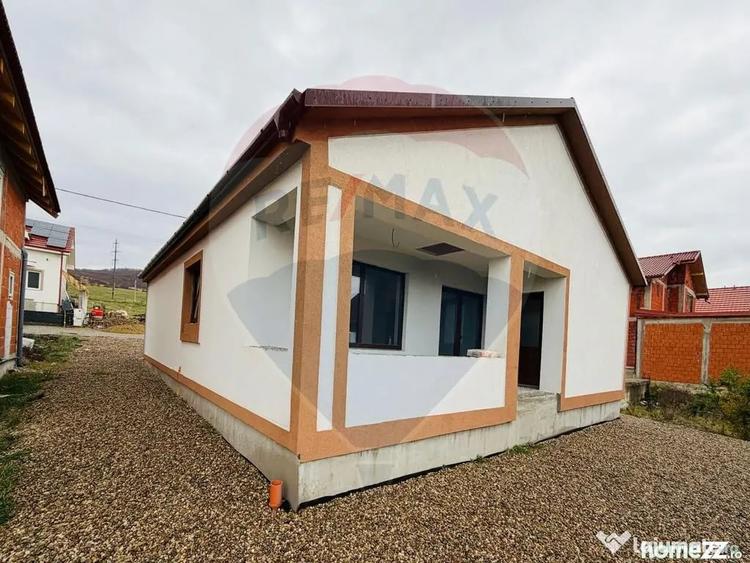 Casă cu 4 camere cu Teren 300 Mp în Betfia