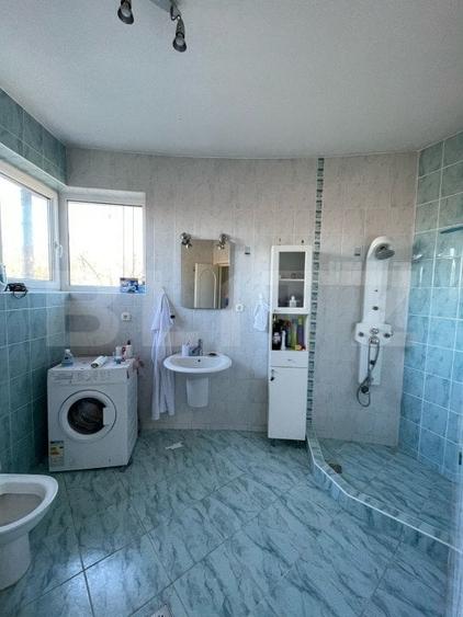 Casă individuală cu 6 camere cu Canalizare în Platou
