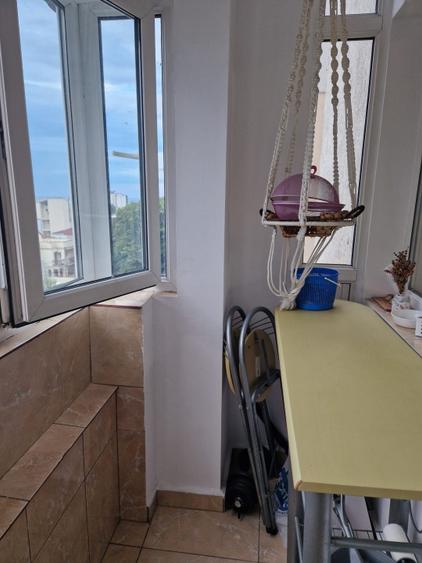 Apartament cu 2 camere decomandat, mobilat în Capitol
