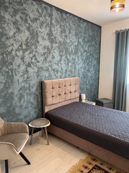 Apartament cu 3 camere decomandat, mobilat în Central