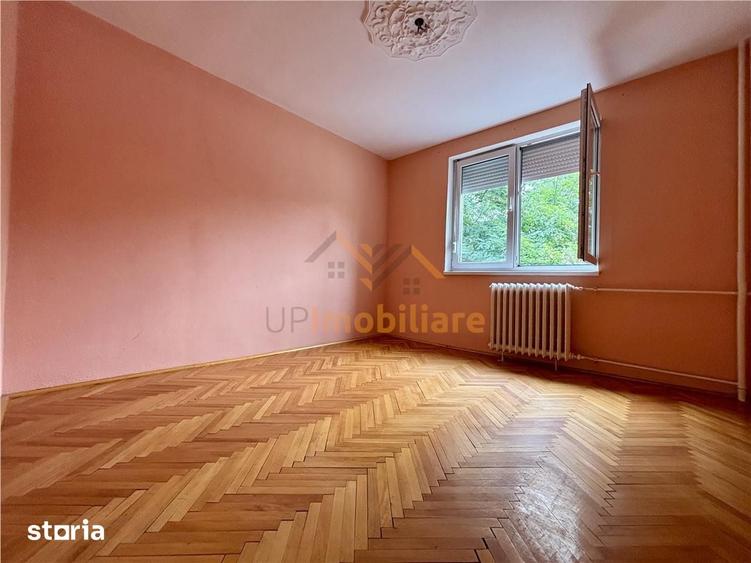 Apartament cu 3 camere în Decebal