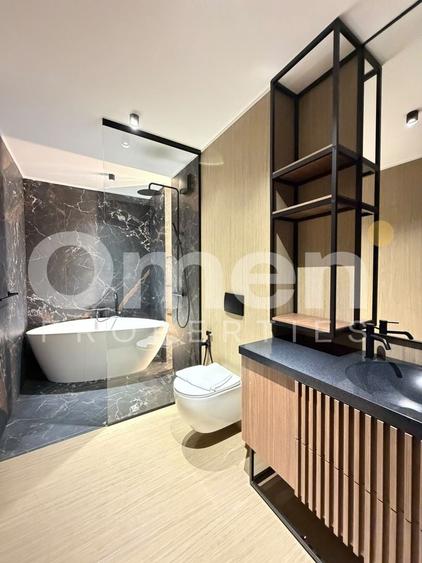 Apartament cu 3 camere semidecomandat, mobilat în Ultracentral