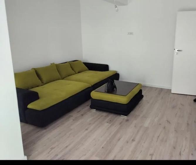 Apartament cu 3 camere decomandat în Theodor Pallady