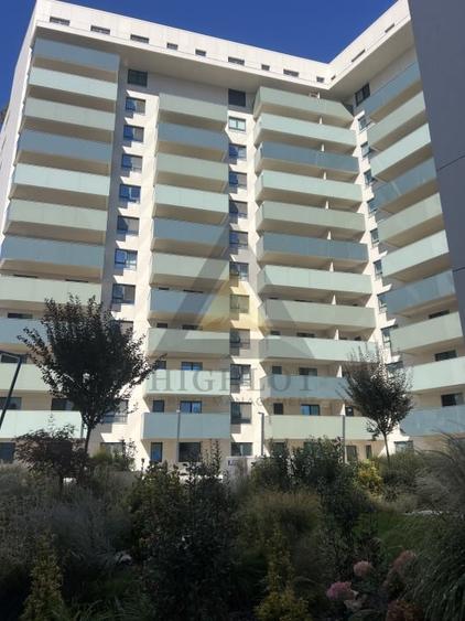 Apartament cu 3 camere semidecomandat în Barbu Văcărescu