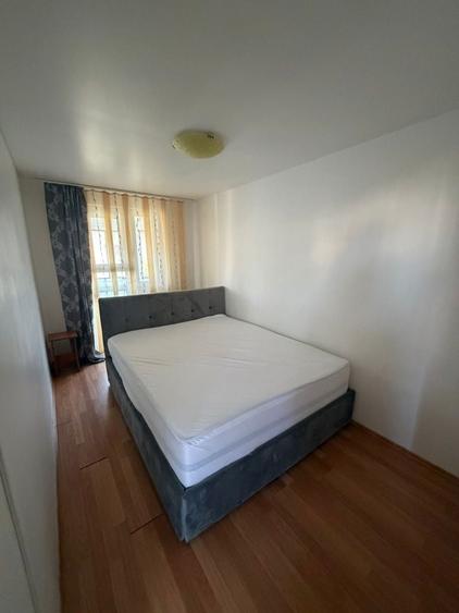 Apartament cu 3 camere semidecomandat în 9 Mai