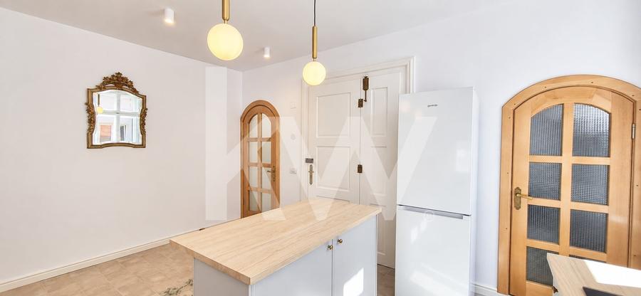 Apartament cu 2 camere nedecomandat, mobilat în Central