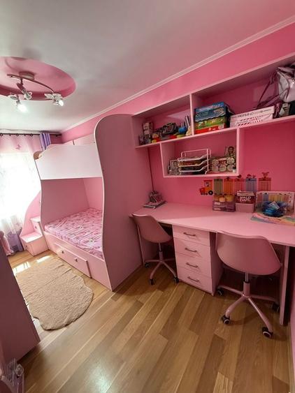 Apartament cu 3 camere decomandat în Central