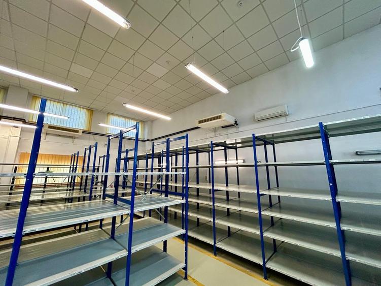 Spațiu industrial, de 320 mp, în Vest