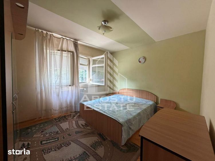 Apartament cu 2 camere decomandat, mobilat în Fratelia