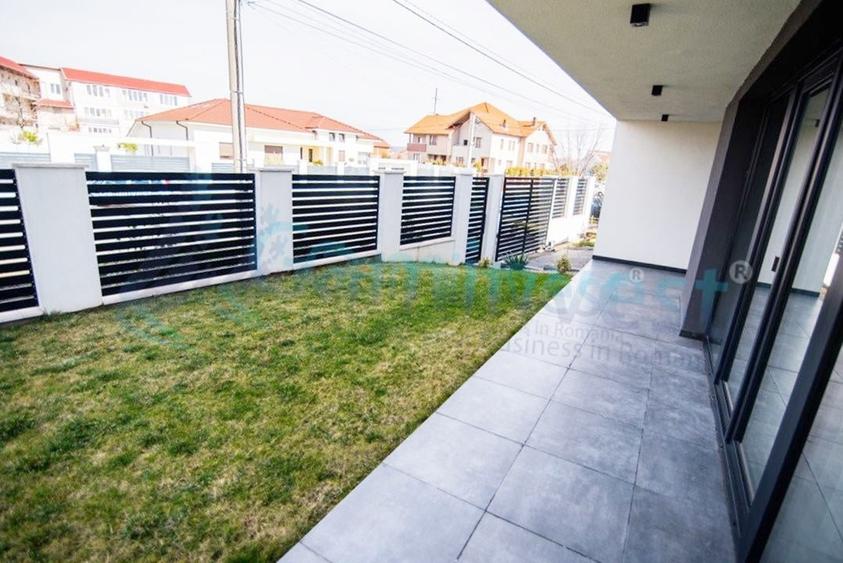 Casă individuală cu 4 camere cu Canalizare în Sânmartin