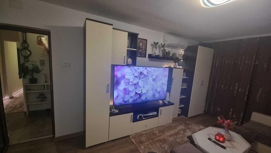 Apartament cu 3 camere decomandat în Micălaca