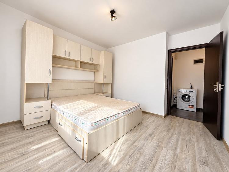 Apartament cu 2 camere semidecomandat, mobilat în Apărătorii Patriei