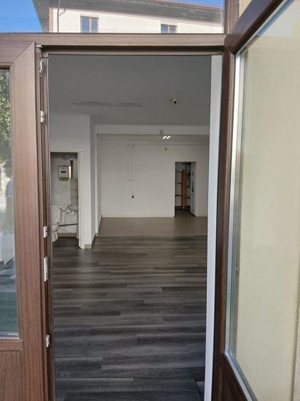 Spațiu comercial, de 100 mp, în Central