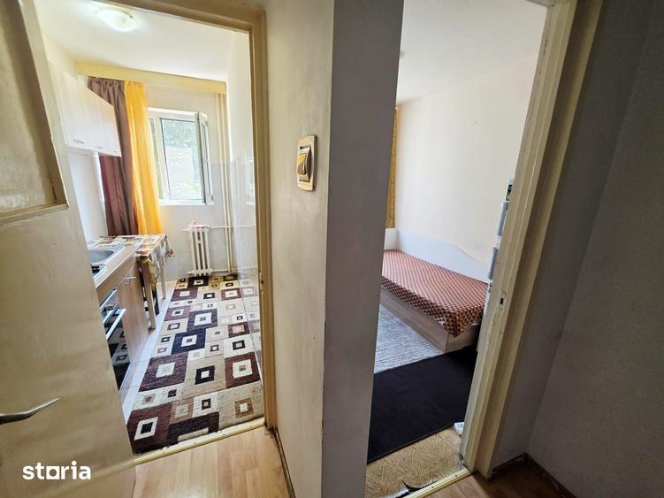 Apartament cu 3 camere nedecomandat în Malu Roșu