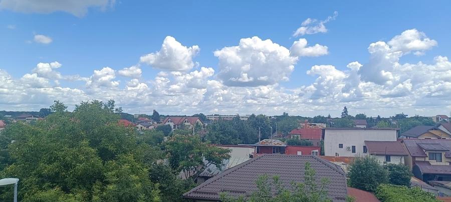 Apartament cu 3 camere decomandat în Sud