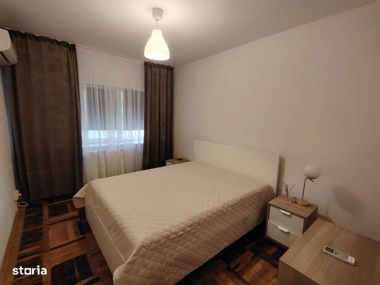 Apartament cu 3 camere în Micro 6