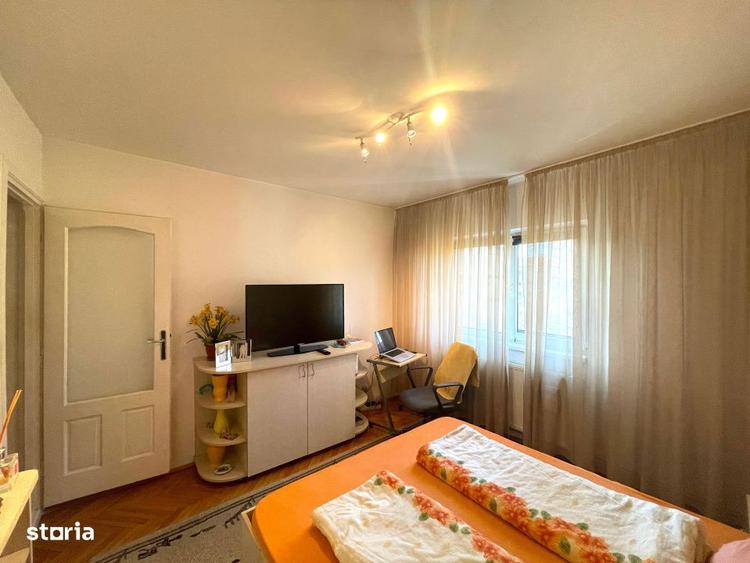 Apartament cu 3 camere decomandat, mobilat în Soarelui