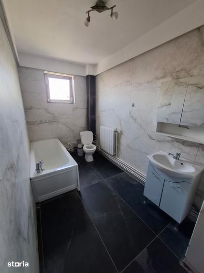 Apartament cu 3 camere în Pârneava