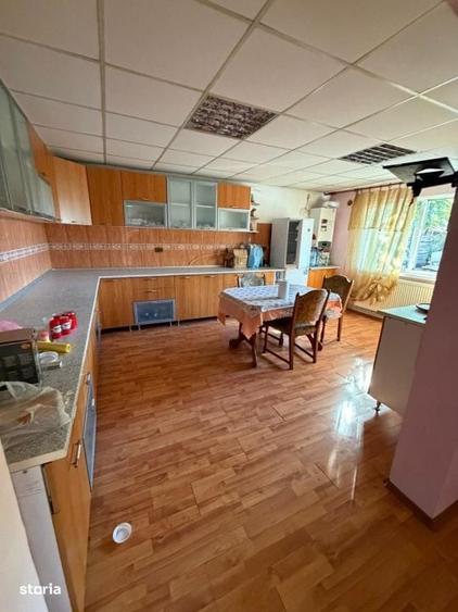 Casă cu 4 camere în Șimnicu de Jos