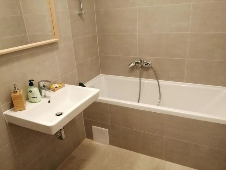 Apartament cu 2 camere decomandat în Medicină