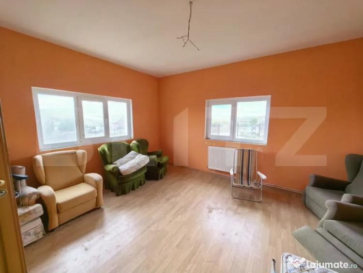 Casă cu 4 camere cu Teren 1240 Mp în Țibana