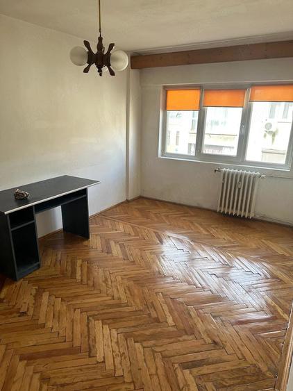 Apartament cu 2 camere semidecomandat în Ultracentral