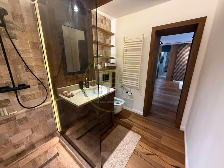 Apartament cu 2 camere decomandat, mobilat în Central