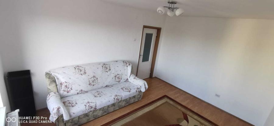 Apartament cu 3 camere decomandat în Tudor