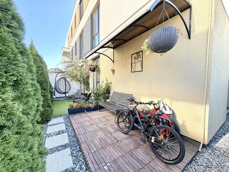 Apartament cu 3 camere semidecomandat, mobilat în Dumbrăvița