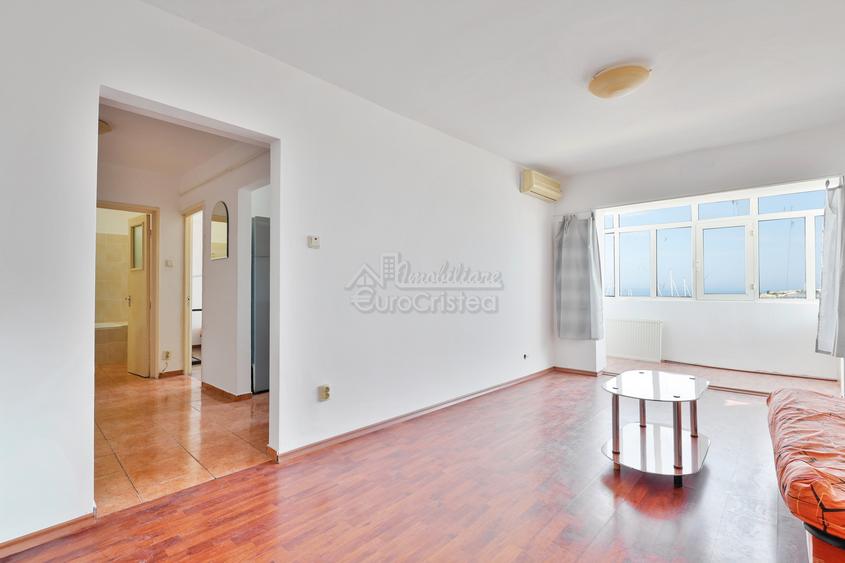 Apartament cu 2 camere decomandat în Est